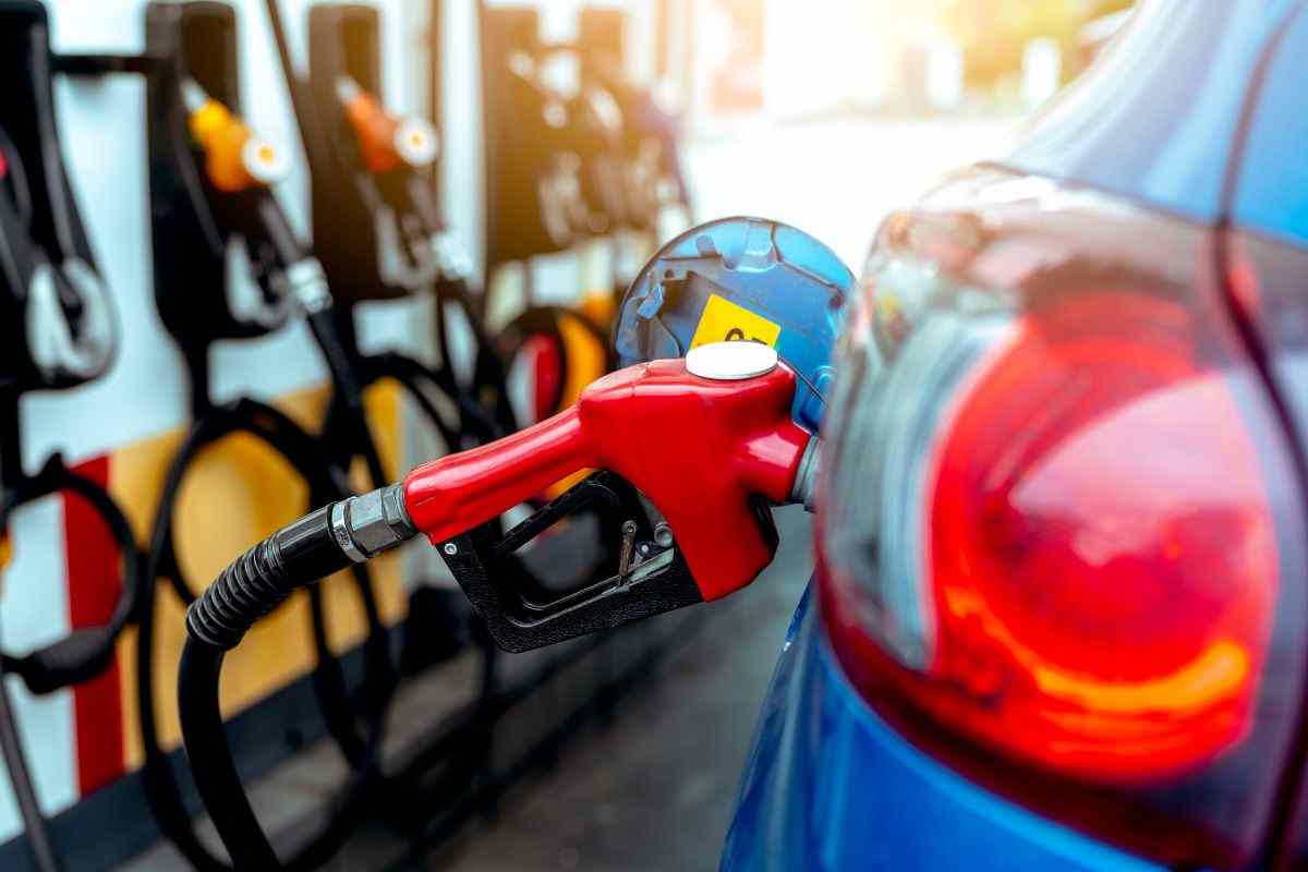 carburante italia perché cambia continuamente il prezzo