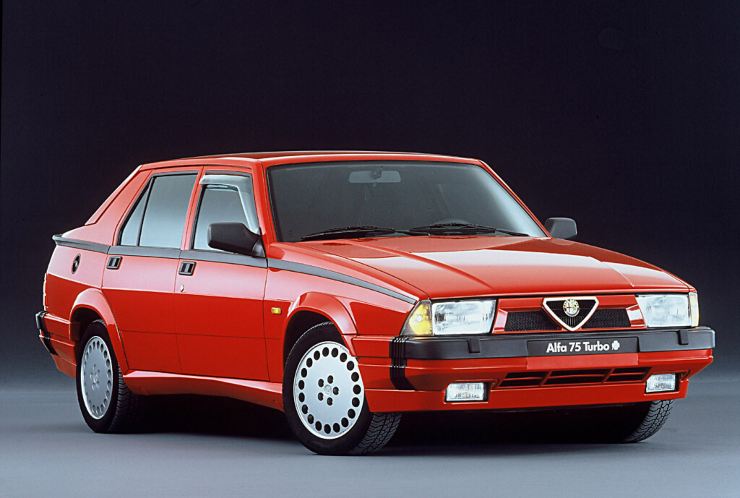 Alfa Romeo 75 Milano ritorno modello Nord America