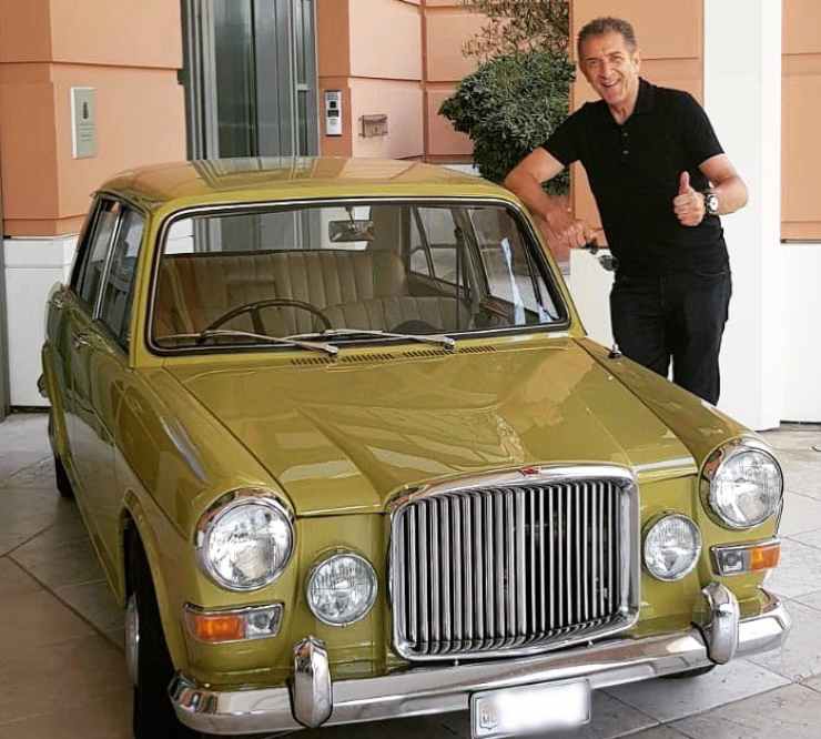 Ezio Greggio Princess 1300 Vanden Plas auto inglese